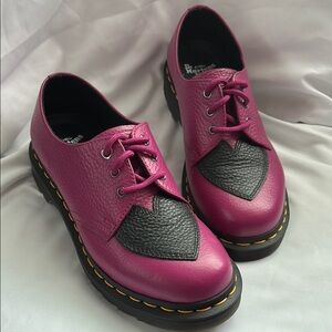 Dr. Marten’s 1461 Amore US women’s 7 pink magenta heart